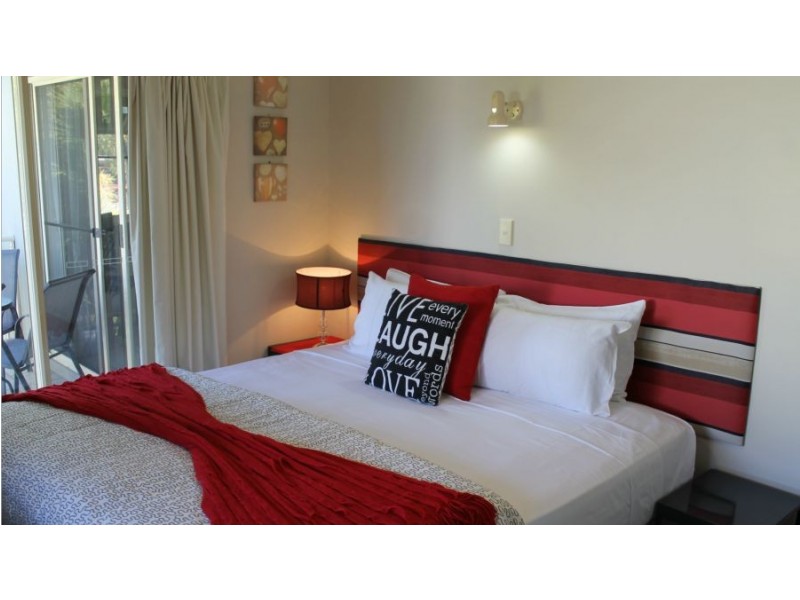 1 Begley Street, Airlie Beach QLD 4802