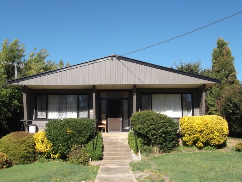 21 Baron Street, Cooma NSW 2630