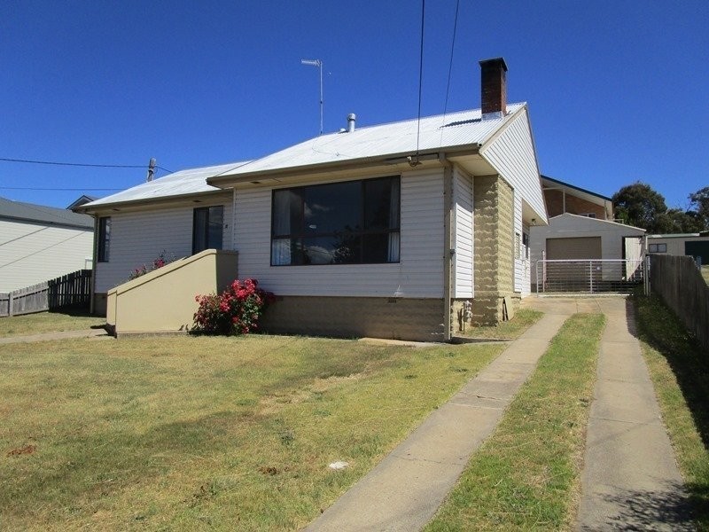 37 Culey Avenue, Cooma NSW 2630