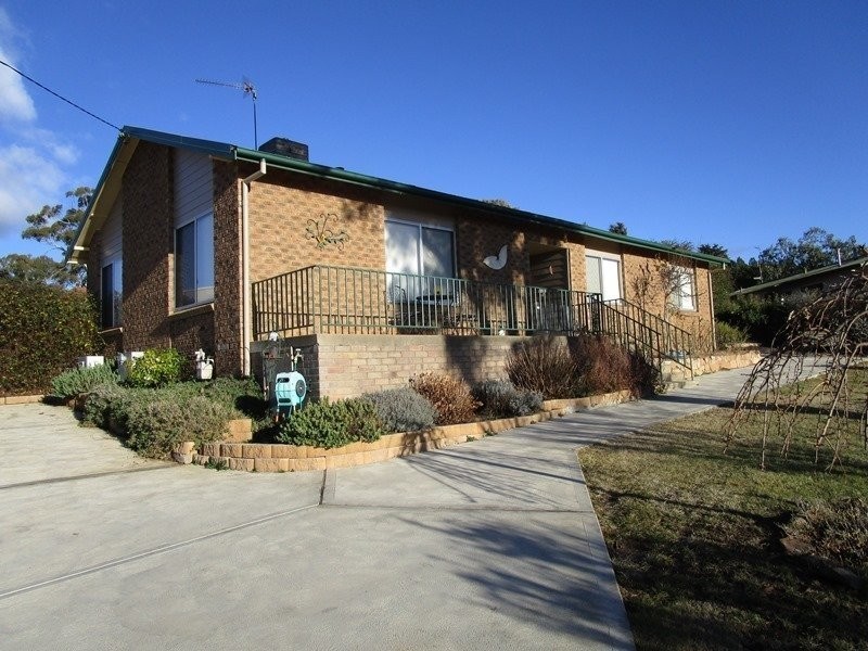 5 Maneroo Place, Cooma NSW 2630
