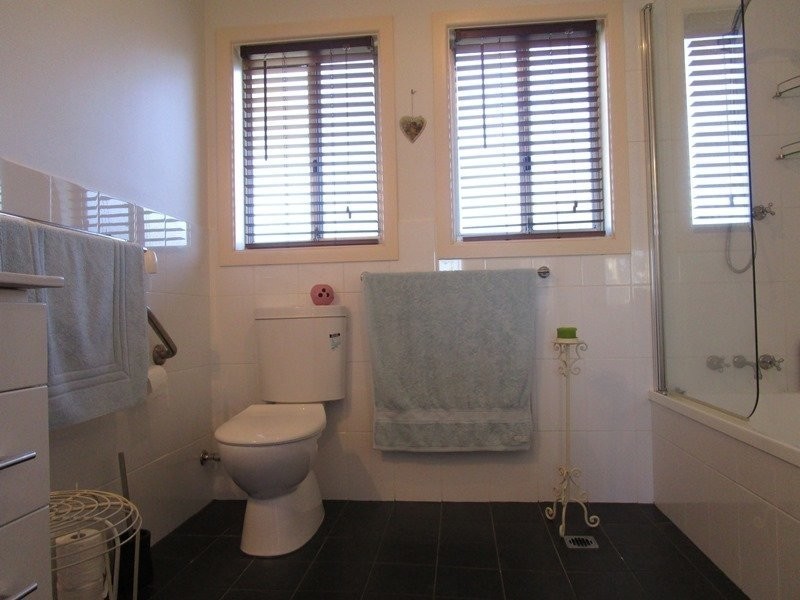 5 Maneroo Place, Cooma NSW 2630