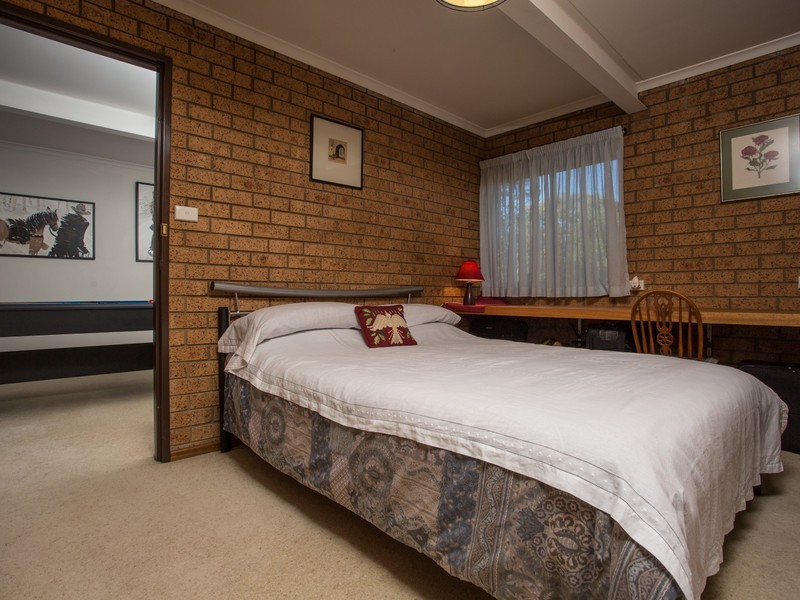 12 Kaufline Close, Cooma NSW 2630