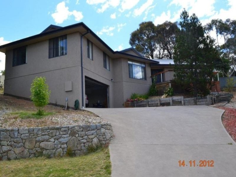 24 Stratos Place, Cooma NSW 2630