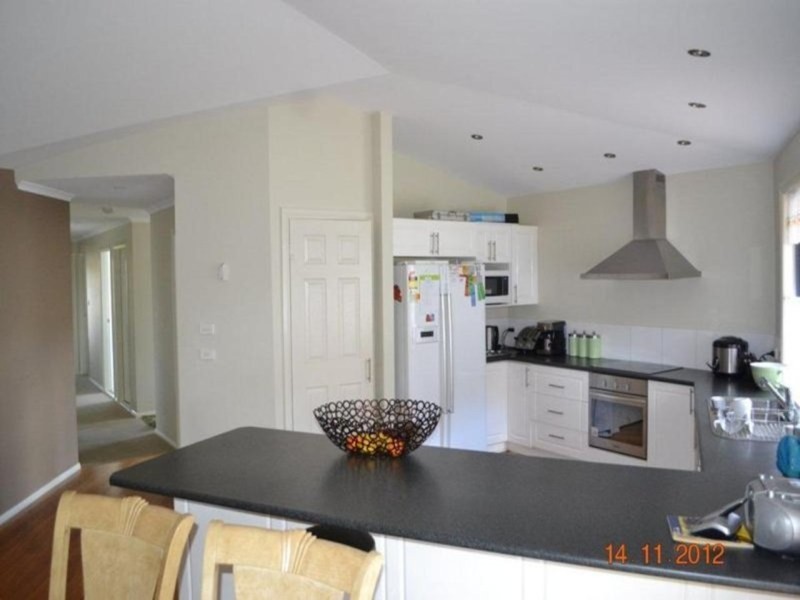 24 Stratos Place, Cooma NSW 2630