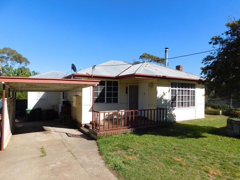 21 Chapman Street, Cooma NSW 2630