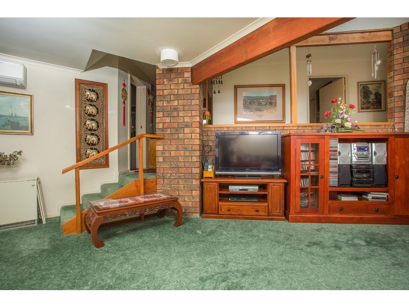 6 Moonyah Court, Cooma NSW 2630