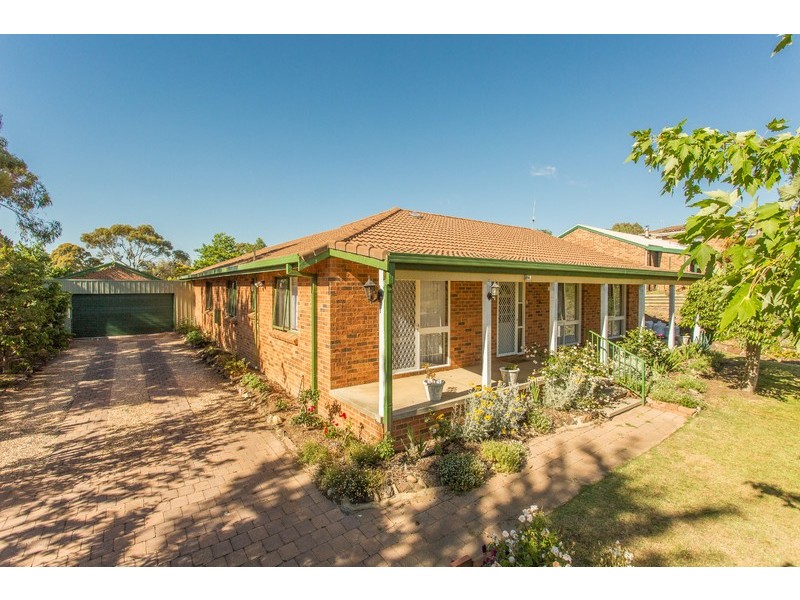 8 Kaufline Close, Cooma NSW 2630