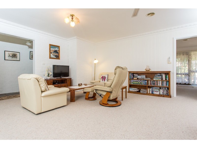 8 Kaufline Close, Cooma NSW 2630