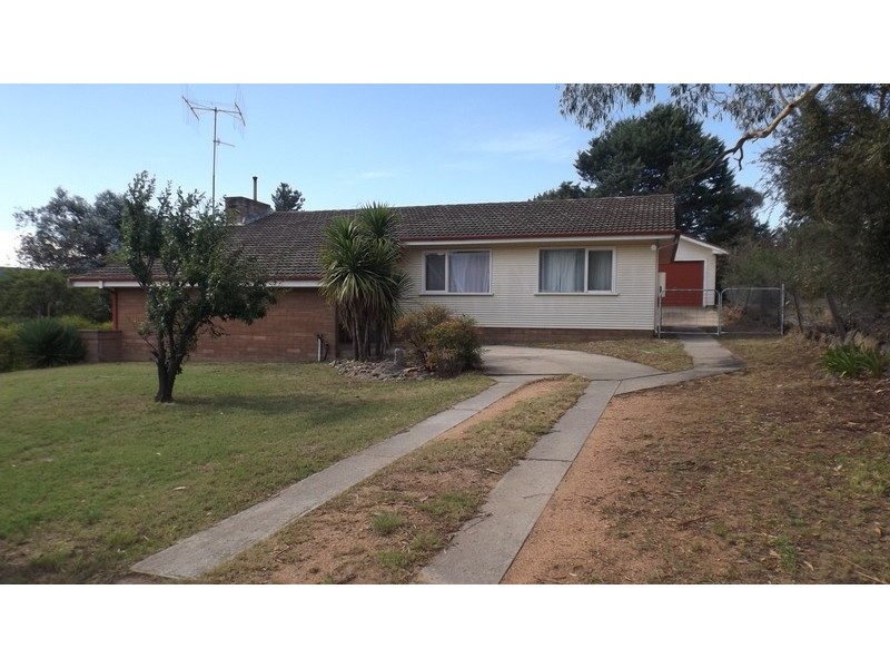 22 Blairgowrie Avenue, Cooma NSW 2630