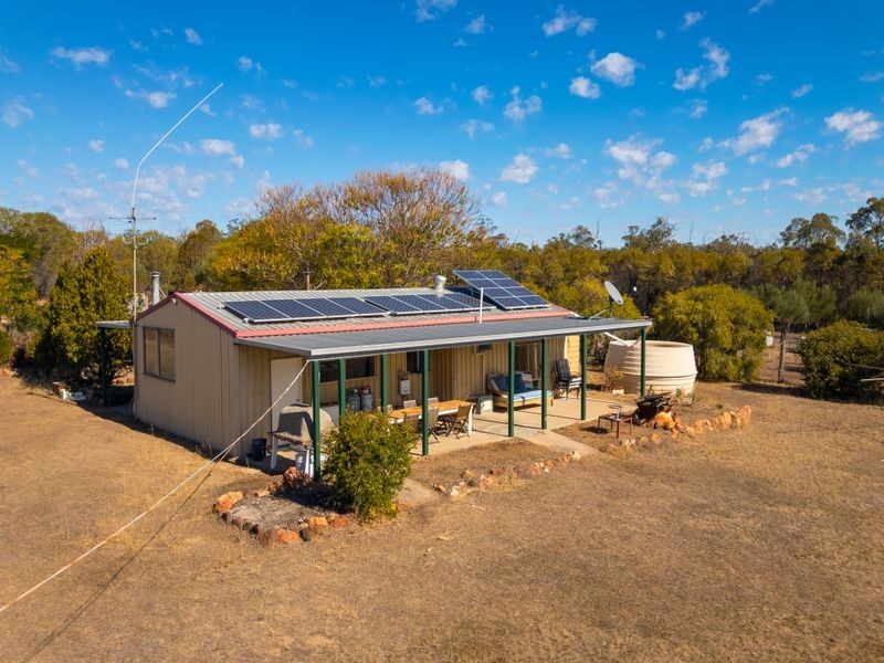 2 Rosemary Court, Forest Ridge QLD 4357