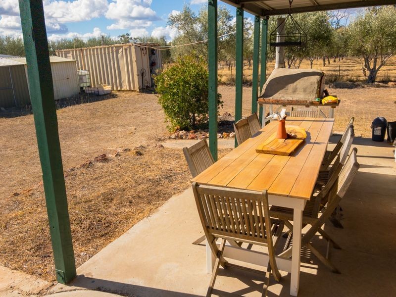 2 Rosemary Court, Forest Ridge QLD 4357