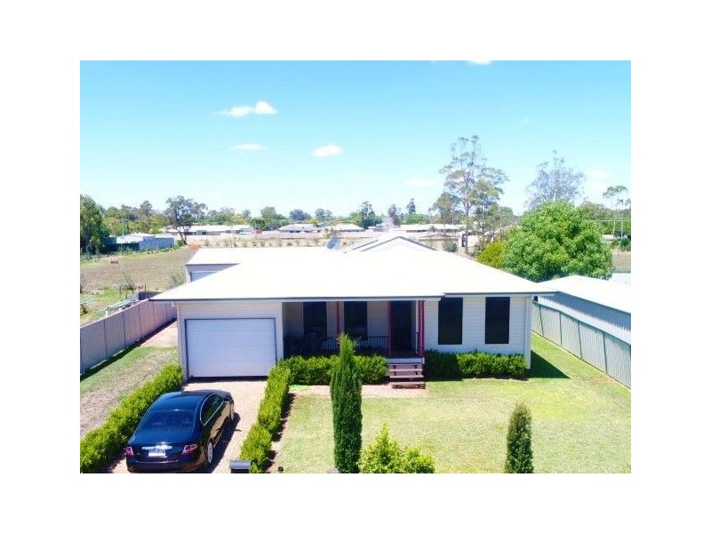 6 Wilga Court, Dalby QLD 4405