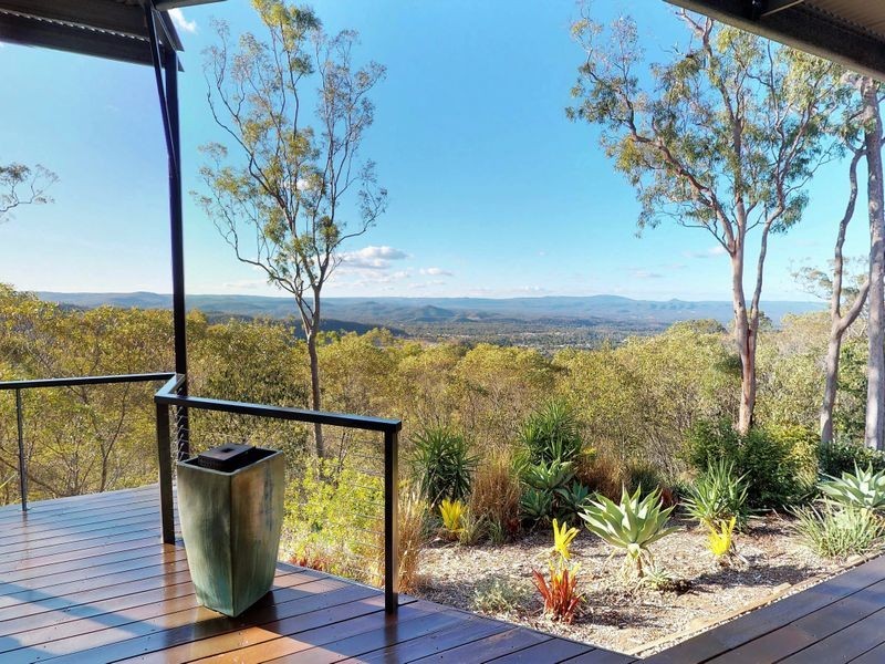 37 Berghofer Drive, Withcott QLD 4352