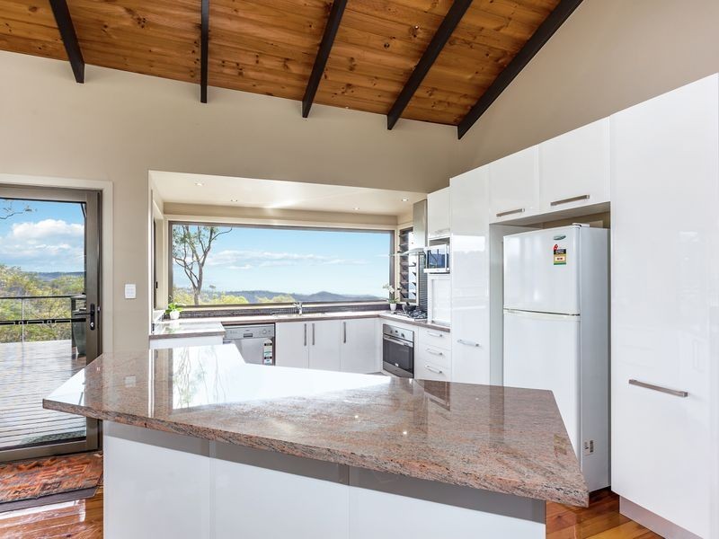 37 Berghofer Drive, Withcott QLD 4352