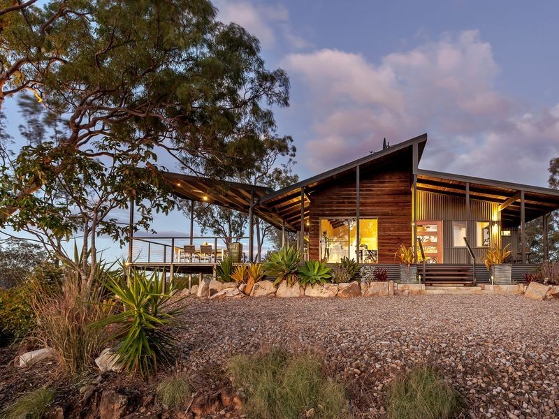 37 Berghofer Drive, Withcott QLD 4352