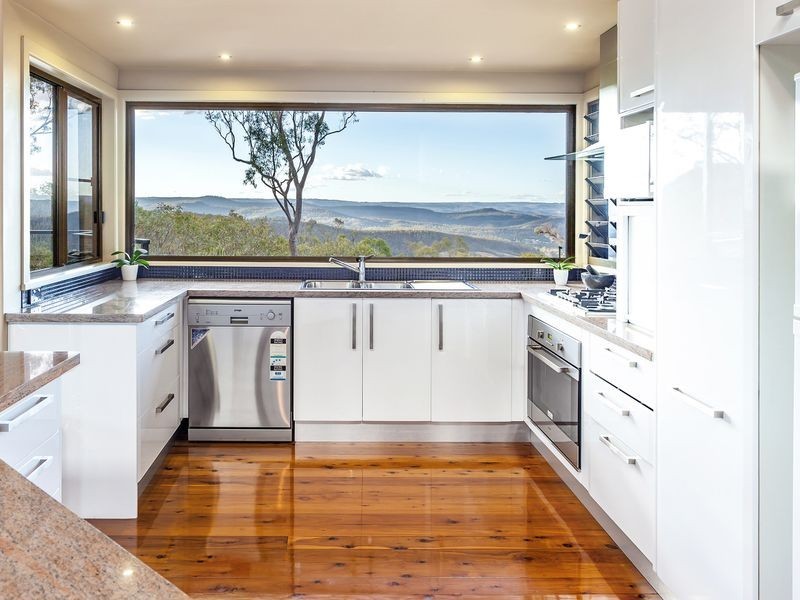 37 Berghofer Drive, Withcott QLD 4352