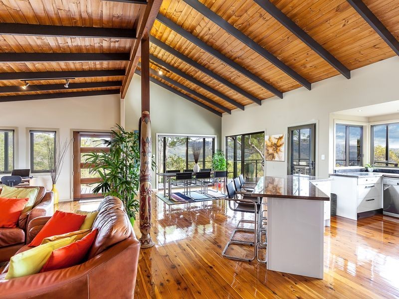 37 Berghofer Drive, Withcott QLD 4352