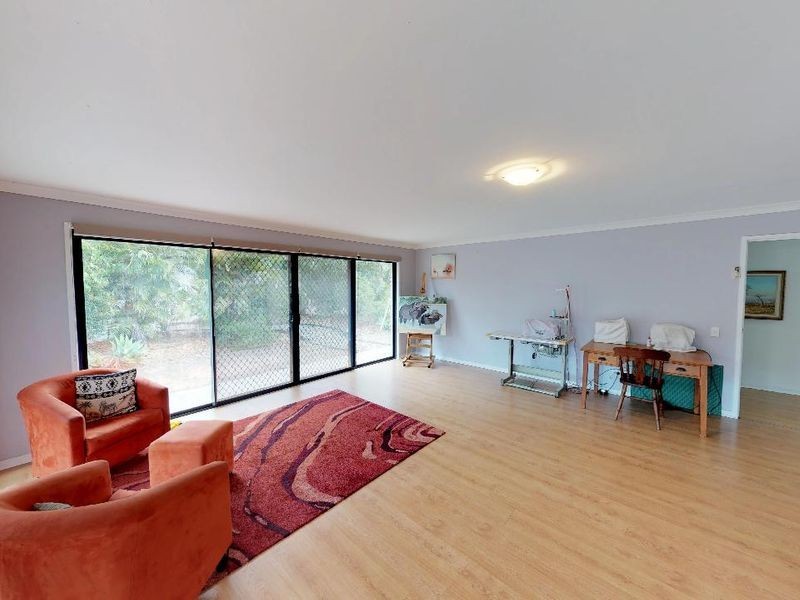 3 Lewis Court, Lockyer Waters QLD 4311