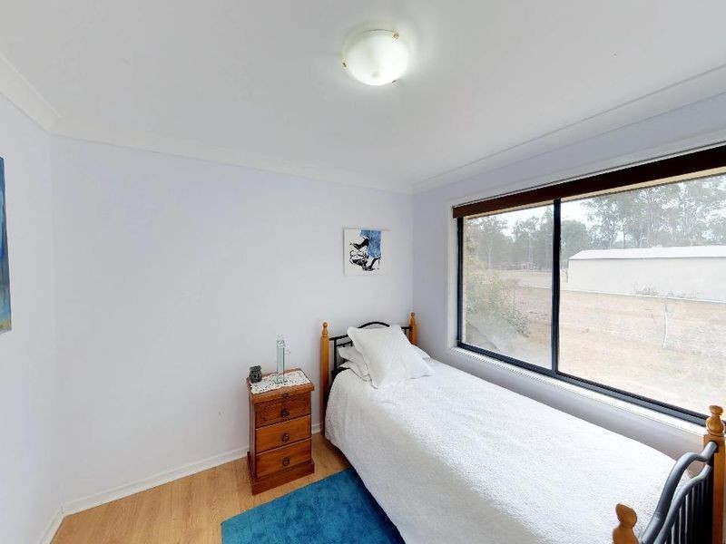 3 Lewis Court, Lockyer Waters QLD 4311