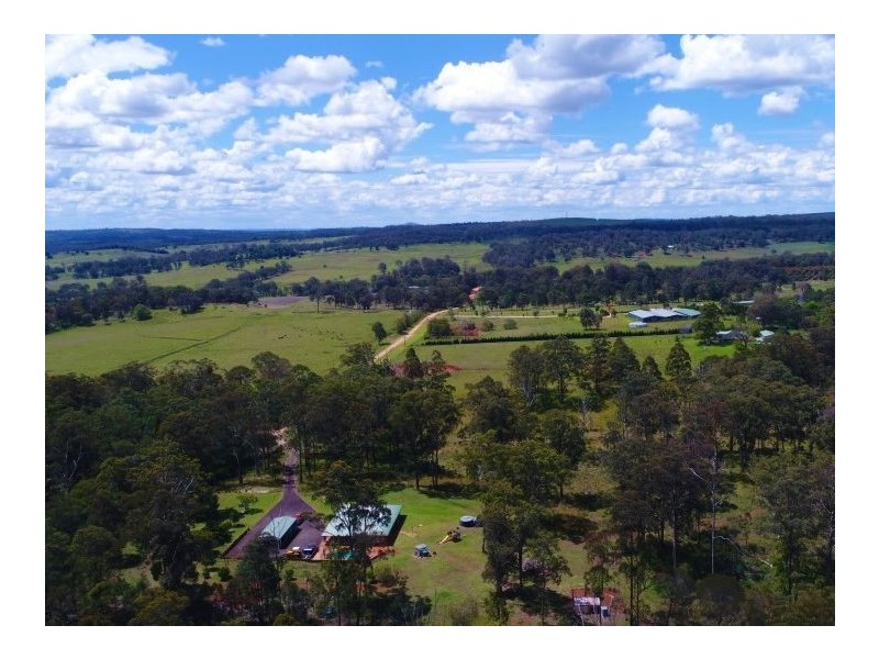 106 Erbacher Road, Hampton QLD 4352