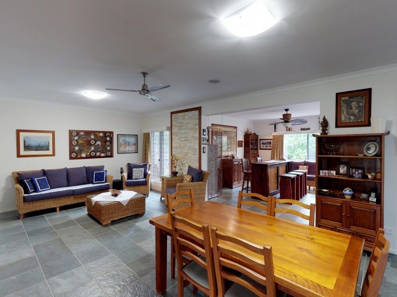 48 Essex Court, Mount Hallen QLD 4312