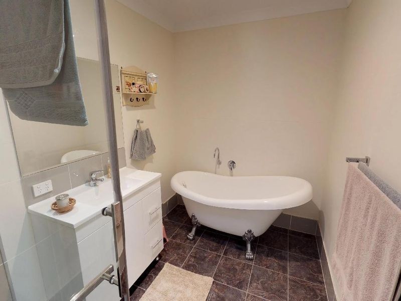 368 Rasmussen Road, Mount Archer QLD 4514