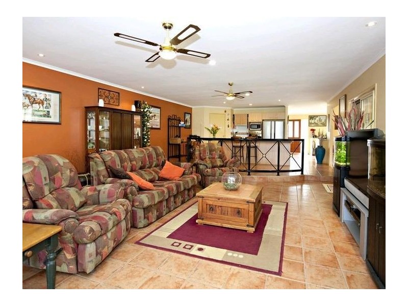 240 Rutters Road, Elimbah QLD 4516