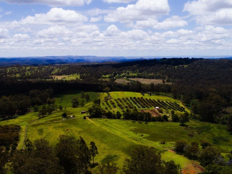 24 Schwager Road, Ravensbourne QLD 4352