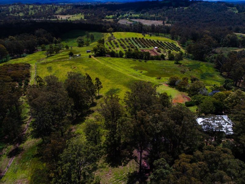24 Schwager Road, Ravensbourne QLD 4352