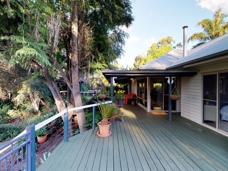 24 Schwager Road, Ravensbourne QLD 4352