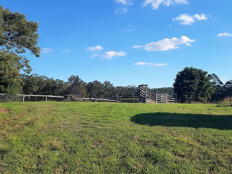 24 Schwager Road, Ravensbourne QLD 4352