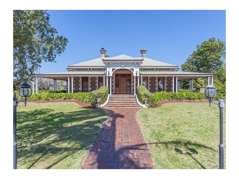 8 Panda Street, Harristown QLD 4350
