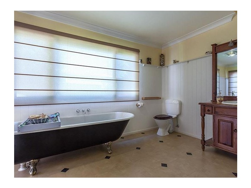 8 Panda Street, Harristown QLD 4350