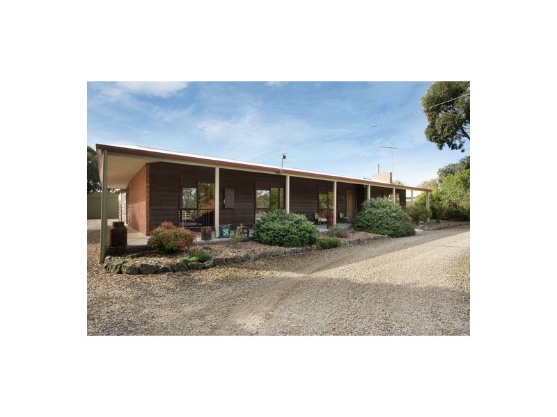 17 Cook Road, Longwarry VIC 3816