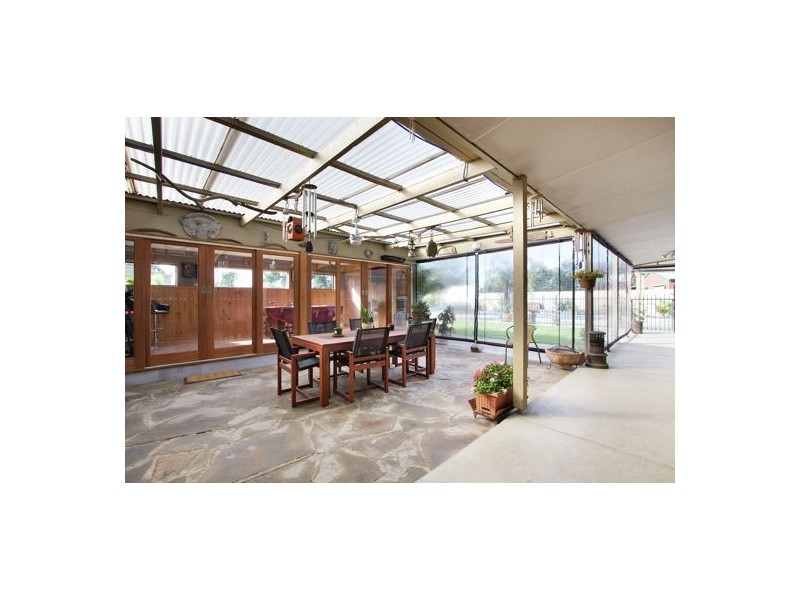 17 Cook Road, Longwarry VIC 3816