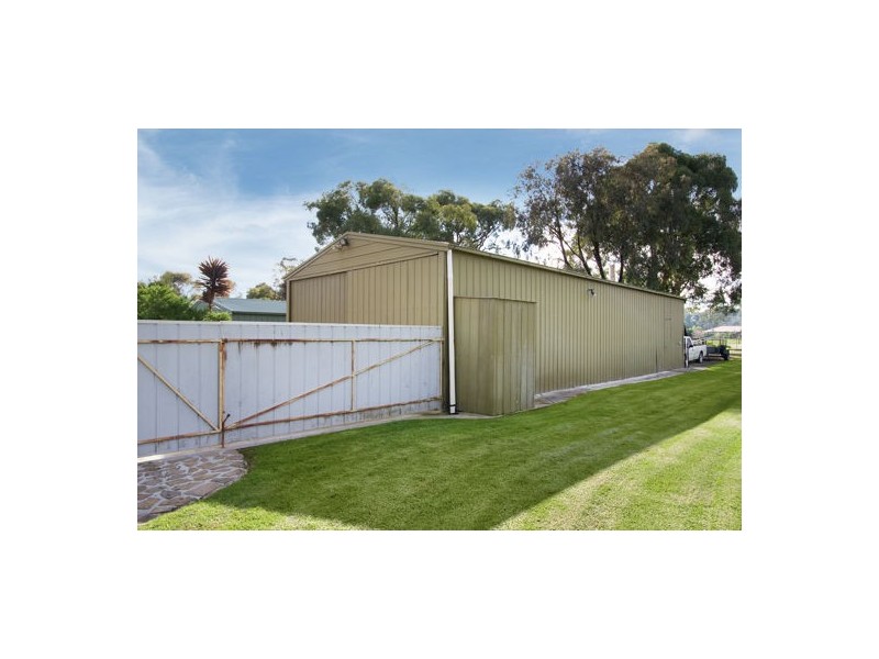 17 Cook Road, Longwarry VIC 3816