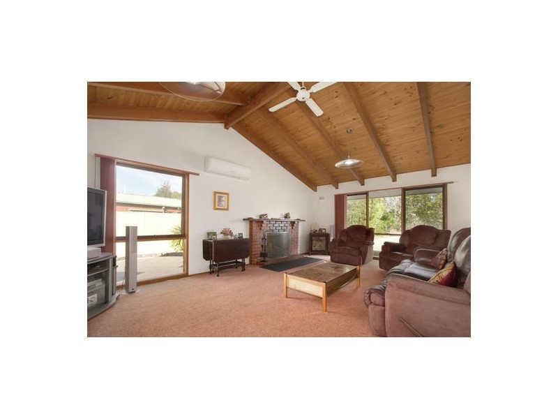 17 Cook Road, Longwarry VIC 3816