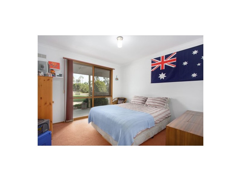17 Cook Road, Longwarry VIC 3816
