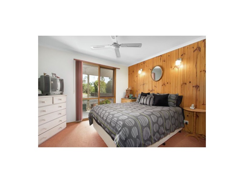 17 Cook Road, Longwarry VIC 3816