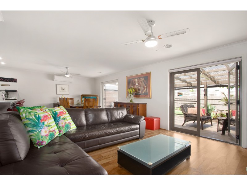 9 Oak Avenue, Longwarry VIC 3816