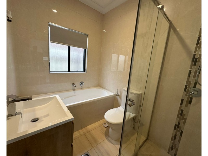 110 Orchardleigh St, Old Guildford NSW 2161