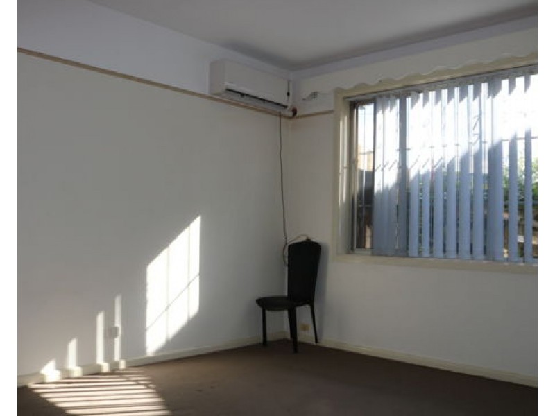 13 Shannon Ave, Merrylands NSW 2160