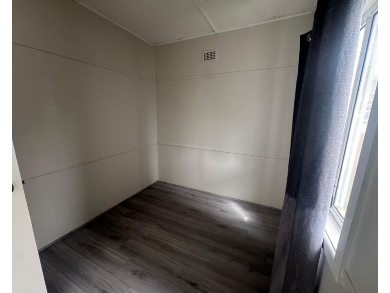 15 Johnstone street, Guildford West NSW 2161