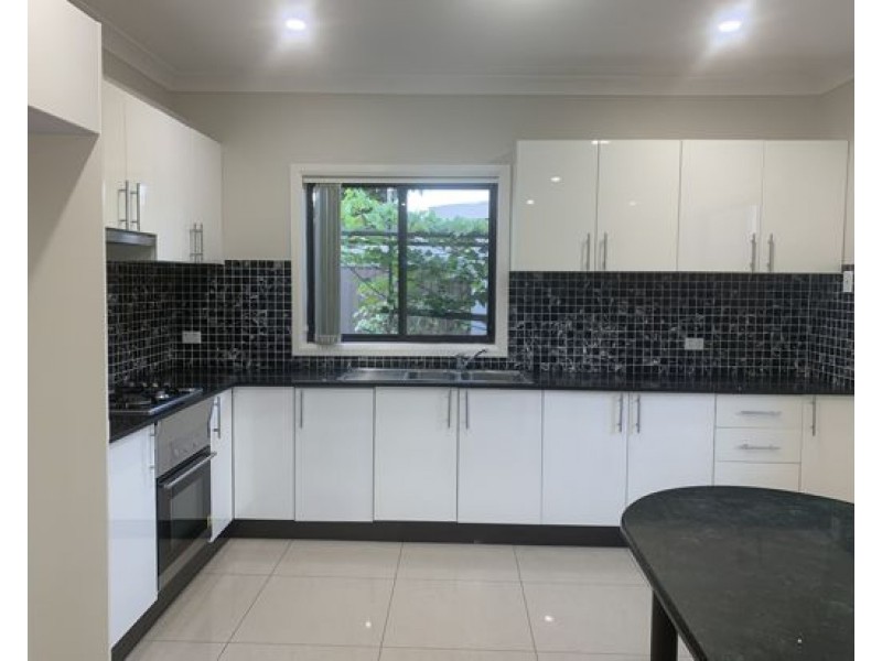 9A Noelene Street, Fairfield West NSW 2165