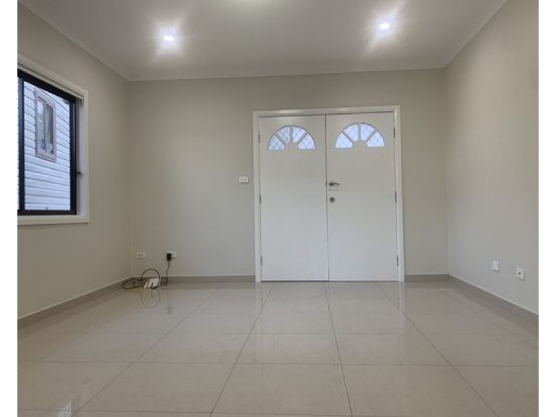 9A Noelene Street, Fairfield West NSW 2165