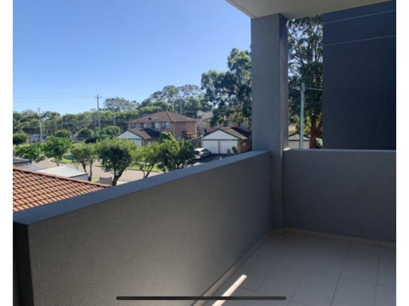 14/2 Burbang crescent, Rydalmere NSW 2116