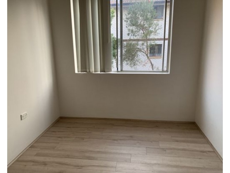 2/16 Hutchinson Street, Granville NSW 2142