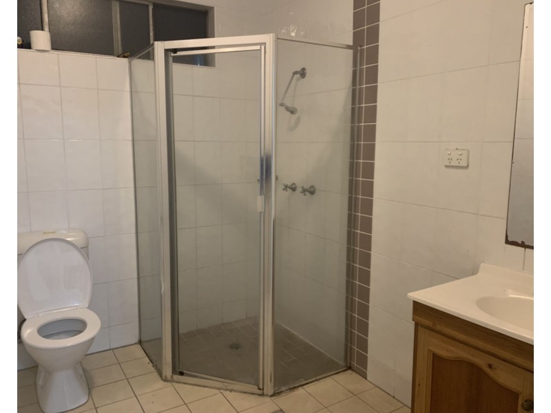 17b hilltop rd merrylands, Merrylands NSW 2160