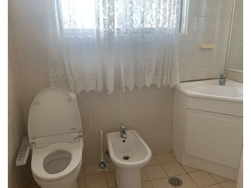 11 essington st, Wentworthville NSW 2145