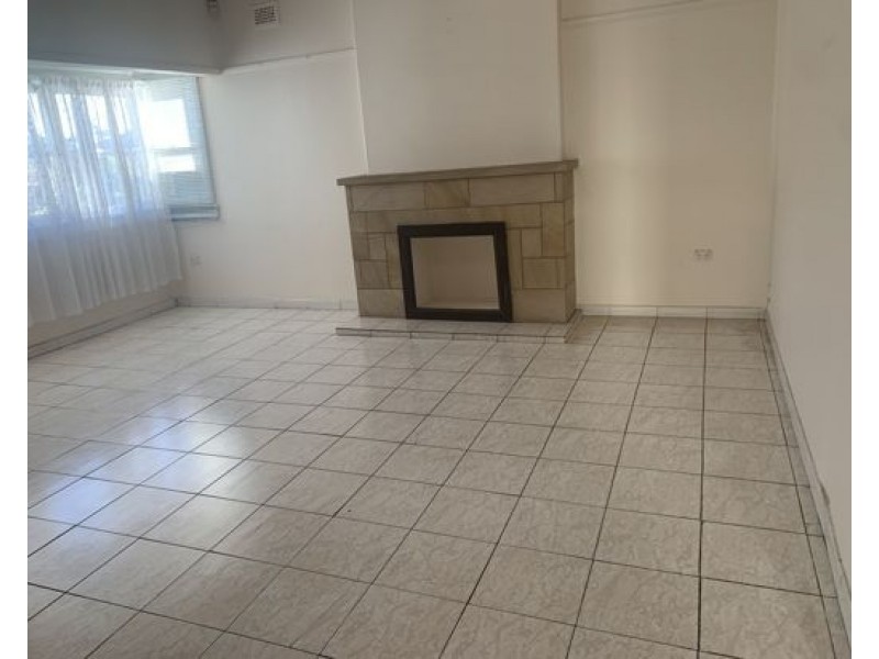 11 essington st, Wentworthville NSW 2145